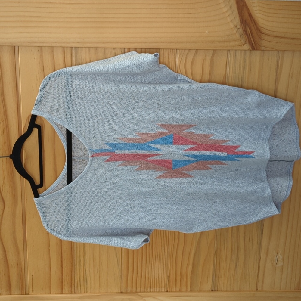 5 for $25 Enti Small Geometric design Shirt Sz S